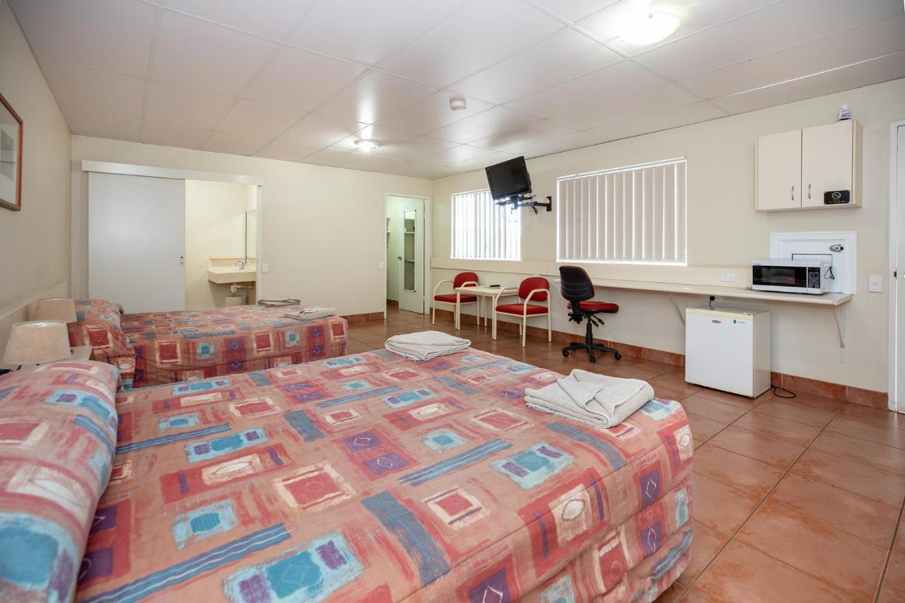 Leichhardt Hotel Motel Cloncurry Bagian luar foto