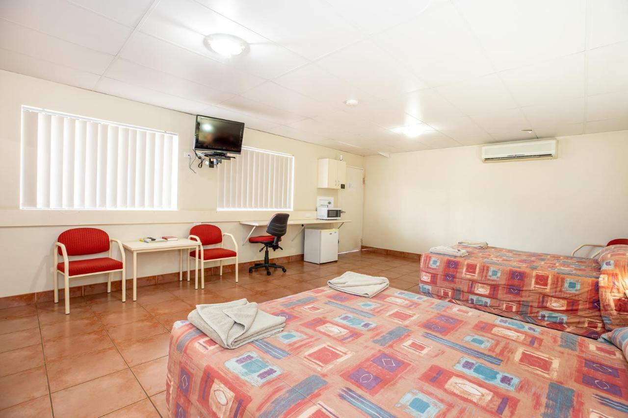 Leichhardt Hotel Motel Cloncurry Bagian luar foto